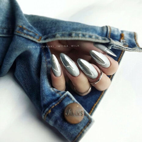 zilveren chrome spiegel effect nagels